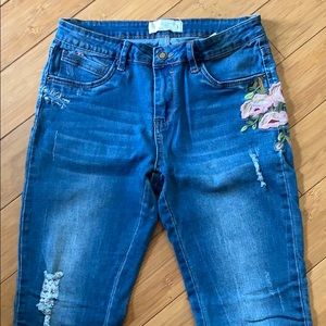 Women’s jeans with Flower embellishments